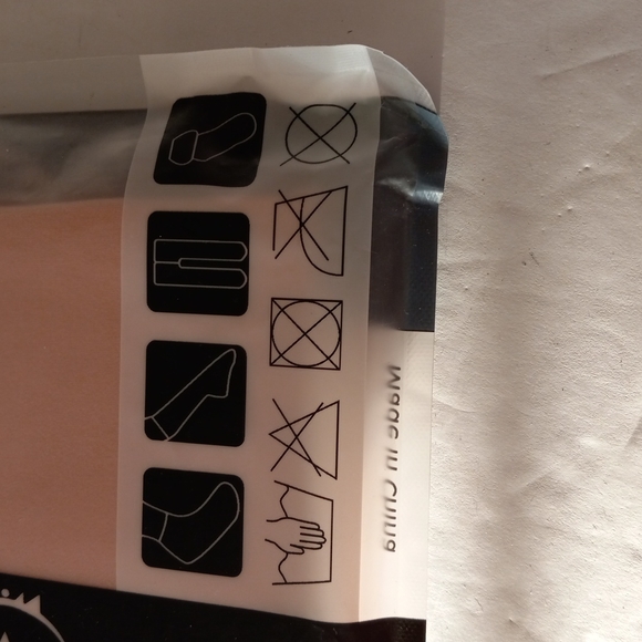 Women's Tights - Picture 2 of 3